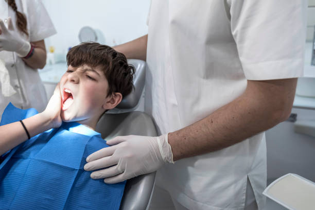 Best Emergency Broken Tooth Repair in Bourbon, IN